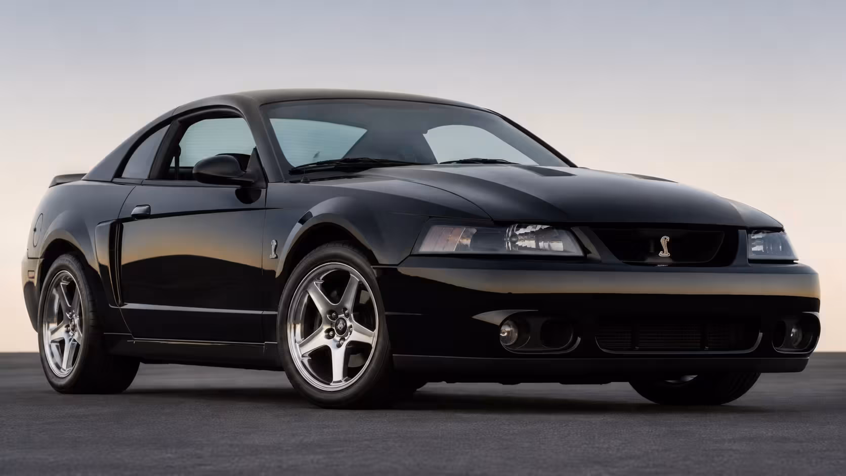На аукцион выставят легендарный гоночный Mustang