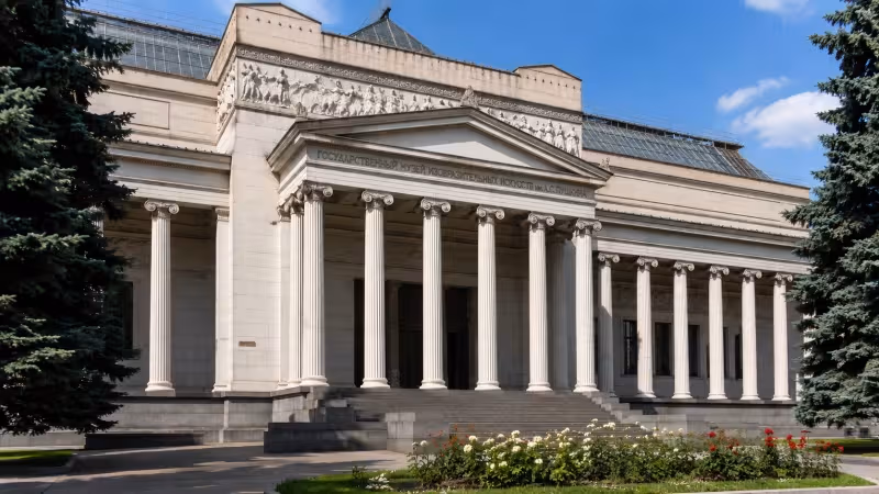 Сотрудницу Пушкинского музей оштрафовали за матерные оскорбления в адрес коллеги