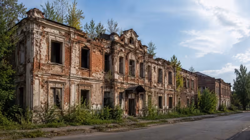 Эстетика городского упадка: как превратить коммунальные проблемы в объекты уличного искусства?